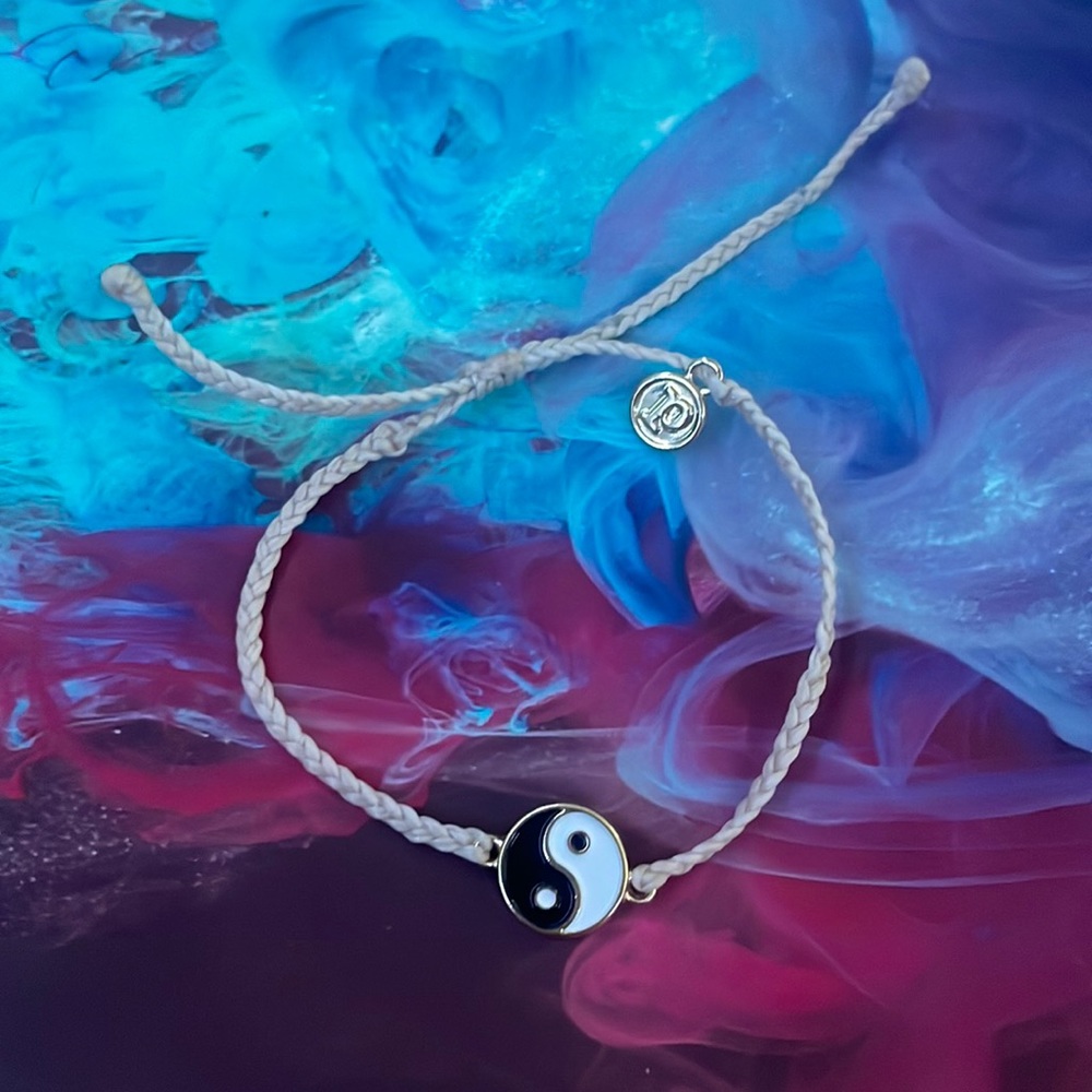 Pura vida yin and yang bracelet